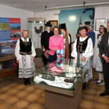 Kurze Stippvisite in der Heimatstube der Siebenbürger Sachsen (v. l.): Ulrich Stücker, Enni Janesch, Ina Scharrenbach, Brigitte Thomke, Bodo Löttgen.