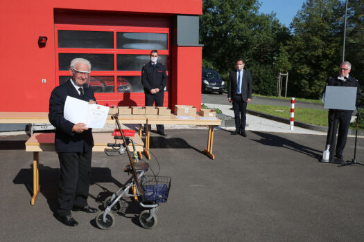 Ehrung für 60 Jahre bei der Feuerwehr: Günter Otto (links)